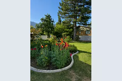 2924 E Robidoux Rd, Sandy, UT 84093 - Photo 20