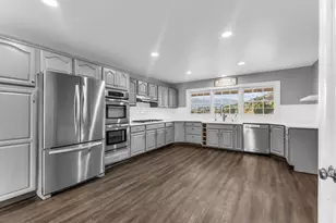 615 E Cherry Canyon Dr, Wanship, UT 84017 - Photo 14