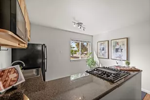 650 N 300 W, Salt Lake City, UT 84103 - Photo 12