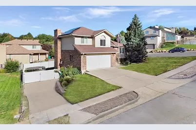 2395 N 1450 E, Layton, UT 84040 - Photo 2