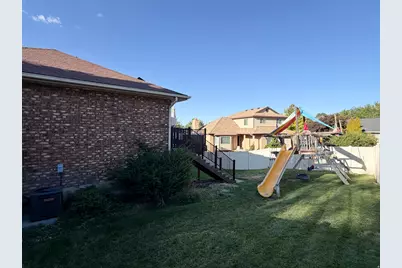 2395 N 1450 E, Layton, UT 84040 - Photo 38