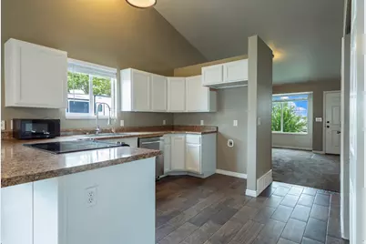 13382 S 2480 W, Riverton, UT 84065 - Photo 8