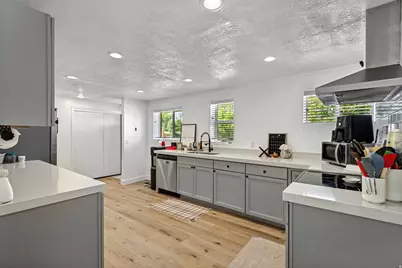 1521 S 240 E, Orem, UT 84058 - Photo 16