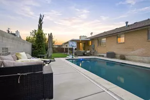 1368 Eastpoint Dr, Sandy, UT 84092 - Photo 32
