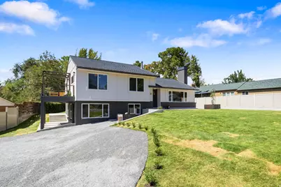 4554 S Willow Rd, Holladay, UT 84124 - Photo 4