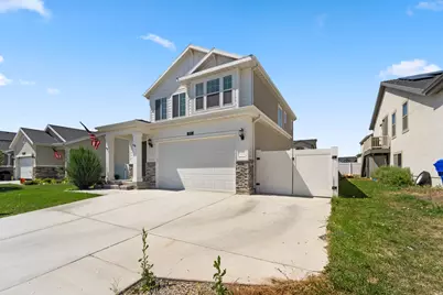 1571 E Erickson Ln, Eagle Mountain, UT 84005 - Photo 2