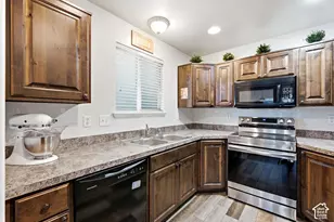 1862 E Whitetail Way N, Layton, UT 84040 - Photo 8