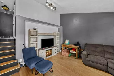 2391 W 2120 N, Clinton, UT 84015 - Photo 4