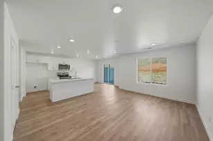 2261 S Wolverine Way, Washington, UT 84780 - Photo 10