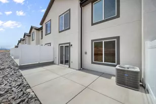 2261 S Wolverine Way, Washington, UT 84780 - Photo 4