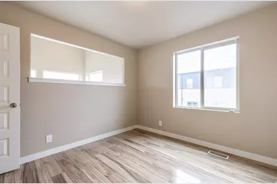22 W Tytus Dr S, Murray, UT 84107 - Photo 10