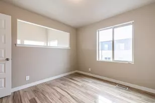 22 W Tytus Dr S, Murray, UT 84107 - Photo 10