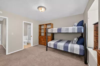 665 N 100 E #8, Provo, UT 84606 - Photo 14