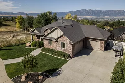 723 Cove St, Providence, UT 84332 - Photo 2