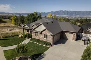 723 Cove St, Providence, UT 84332 - Photo 2
