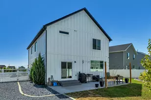 995 E Mecham Ave, Layton, UT 84040 - Photo 26