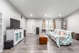 8522 S Solar Way E, Sandy, UT 84070 - Photo 6
