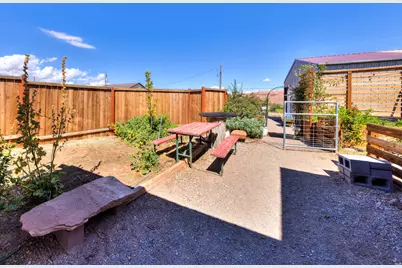 1885 Plateau Cir, Moab, UT 84532 - Photo 30