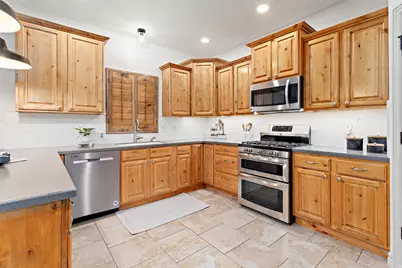 912 N Loafer Canyon Rd, Elk Ridge, UT 84651 - Photo 16