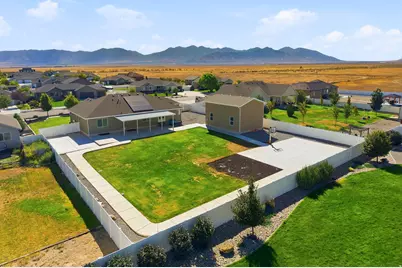 664 S Saddle Rd, Grantsville, UT 84029 - Photo 2