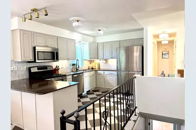 916 E Sunburn Ln, Sandy, UT 84094 - Photo 4