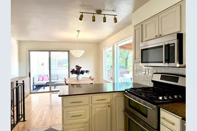 916 E Sunburn Ln, Sandy, UT 84094 - Photo 6