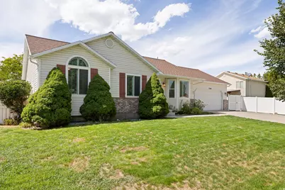 7344 S Regal Hill Dr, West Jordan, UT 84081 - Photo 2