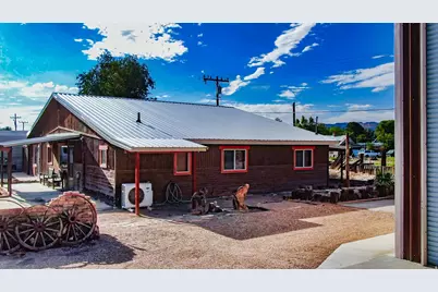 345 E Tidwell Ave, Green River, UT 84525 - Photo 6