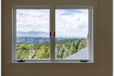 325 N Federal Heights Cir, Salt Lake City, UT 84103 - Photo 54