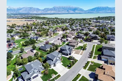 518 W Regal Dr, Saratoga Springs, UT 84045 - Photo 2