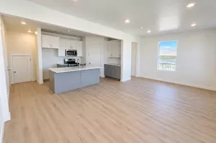 931 W Halvorsen Parkway, Saratoga Springs, UT 84045 - Photo 6