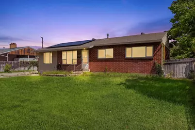 9855 S Sunflower Ln E, Sandy, UT 84094 - Photo 2