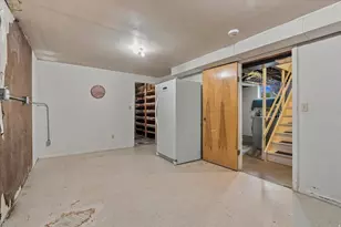 9855 S Sunflower Ln E, Sandy, UT 84094 - Photo 26
