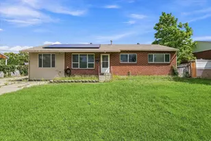 9855 S Sunflower Ln E, Sandy, UT 84094 - Photo 1