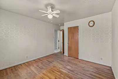 9855 S Sunflower Ln E, Sandy, UT 84094 - Photo 14