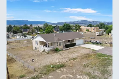 380 S 100 E, Mount Pleasant, UT 84647 - Photo 2