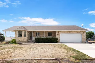380 S 100 E, Mount Pleasant, UT 84647 - Photo 1