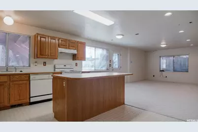 1042 E Center St, Orem, UT 84097 - Photo 22