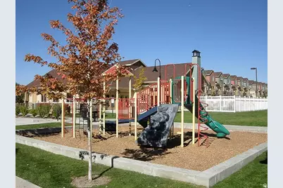 1008 N Shepard Creek Pkwy #9, Farmington, UT 84025 - Photo 32