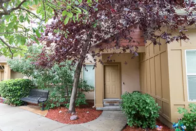 1008 N Shepard Creek Pkwy #9, Farmington, UT 84025 - Photo 2