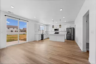 1312 E 425 S, Hyrum, UT 84319 - Photo 10