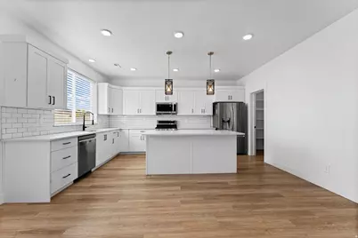 1312 E 425 S, Hyrum, UT 84319 - Photo 4