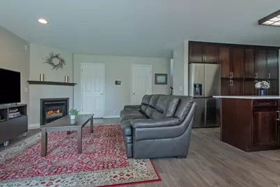 236 E Ashbrook Cir, Midvale, UT 84047 - Photo 14