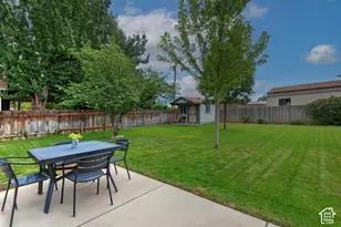 236 E Ashbrook Circle, Midvale, UT 84047 - Photo 6