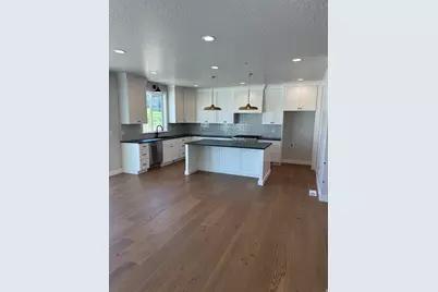 811 E 350 N #2, Salem, UT 84653 - Photo 6
