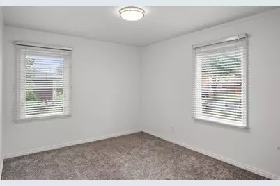 2274 E 900 S, Salt Lake City, UT 84108 - Photo 16