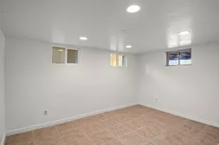 2274 E 900 S, Salt Lake City, UT 84108 - Photo 18