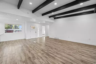 933 W 2300 N, Clinton, UT 84015 - Photo 4