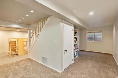 9066 S Newcastle Cir, Sandy, UT 84093 - Photo 34