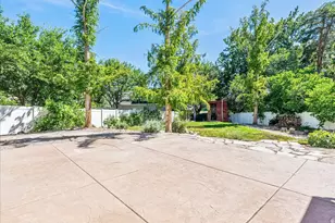 9066 S Newcastle Cir, Sandy, UT 84093 - Photo 36